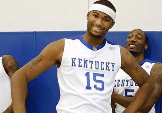 国少vs孟加拉国U17：万项、邝兆镭首发，赵松源替补